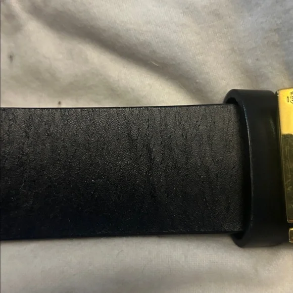 Gucci Tom Ford black leather belt with large gold tone G buckle. 24-27 - Picture 7 of 11